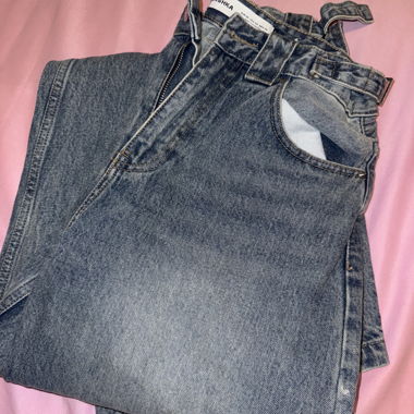 Jeans baggy Bershka, détail hanches