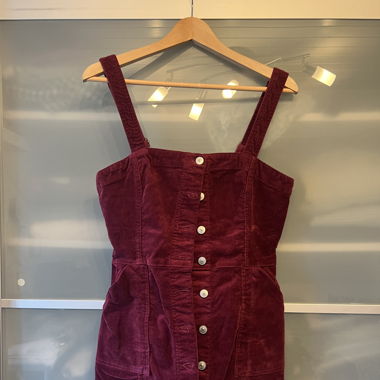 Rotes Corduroy Kleid