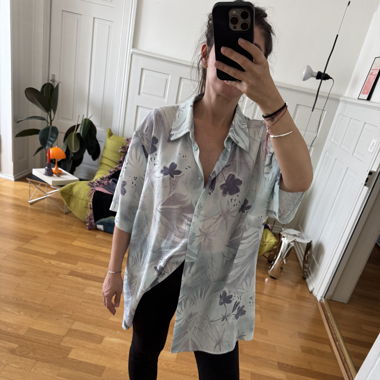 Oversized 90ies blouse in a floral print