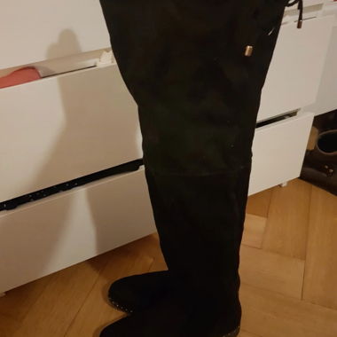 Overknees in Wildlederoptik