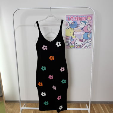 Double slit knit dress with flowers