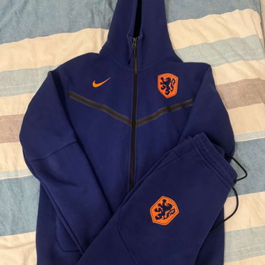 nike tech holland anzug
