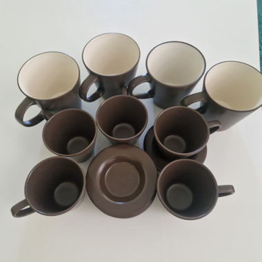 Set di tazzine da caffè con sottopiatti