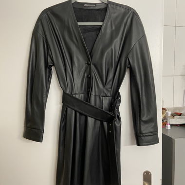 Cappotto in ecopelle nero