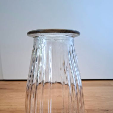 8 grands vases de table / 8 große Tischvasen