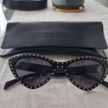 Moschino Cat Eye sunglasses with studs