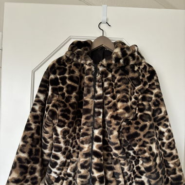leoprint flausch jacke