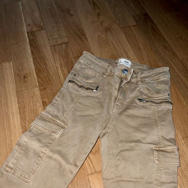 braun/beige Röhrenjeans Cargo