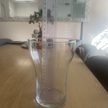 Schöne, einfache Vase