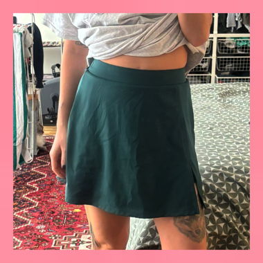 Grüner Tennis-Rock-Short «Move»