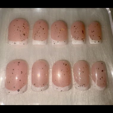 Press-on nails 
