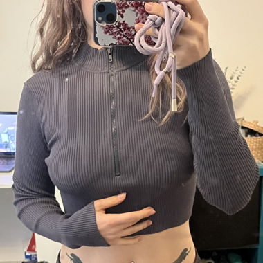 Dark grey cropped long sleeve with zipper