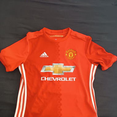 Manchester United home kit 17/18