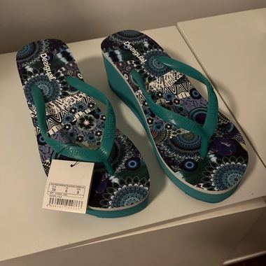 Desigual Flip-Flops – Neu 39EU