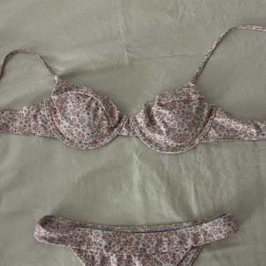 bikini pink