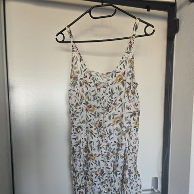 Robe d'été à fines bretelles 