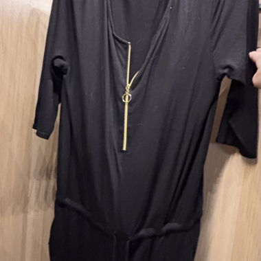 Robe noire zippée