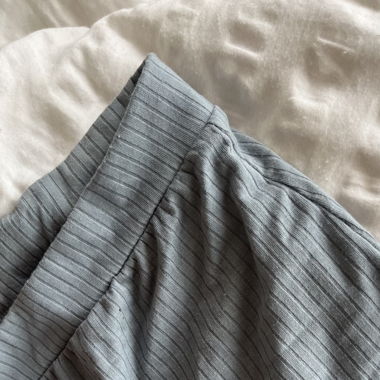 Blaue Stoffhose