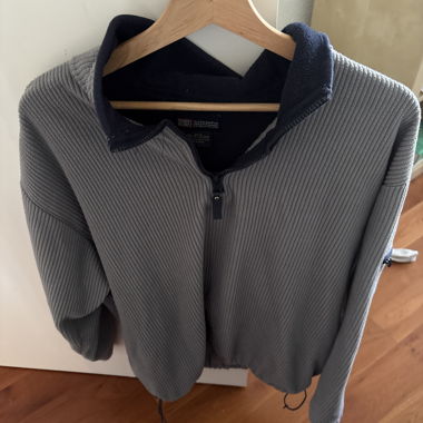 zip up sweater