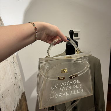 Tasche un voyage de pays des merveilles