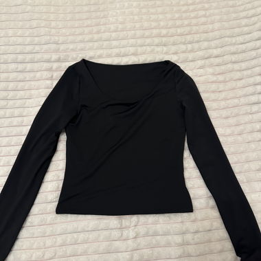  Black Long Sleeve Top