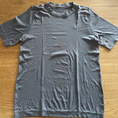 T-shirt sportiva NikeFIT grigia taglia M