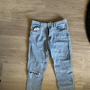 Pantalon troué 