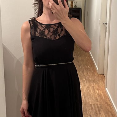 Very beautiful black dress 