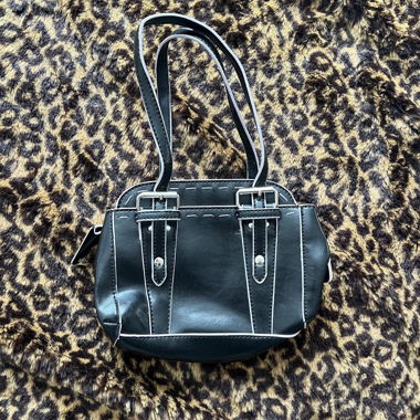 y2k/90s clutch handbag w/ lilac contrast stitching