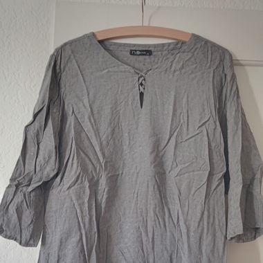 graue Bluse