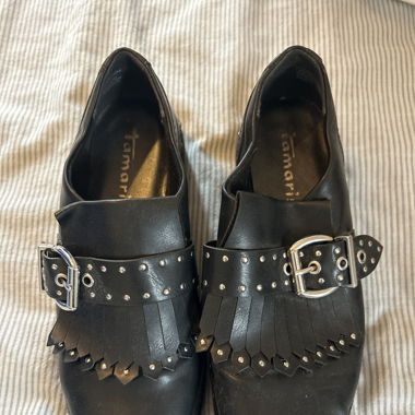 Tamaris Schuhe mit Nieten