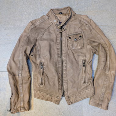 Sporty leather jacket