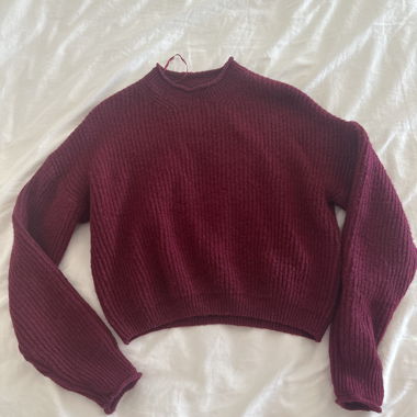 Burgundy knitted jumper