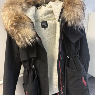 Parka pour femme à capuche en fourrure