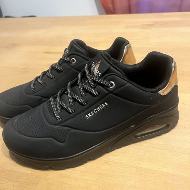 Skechers