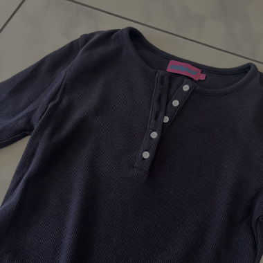 Top Henley blu scuro