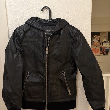 Lederjacke mit Kapuze