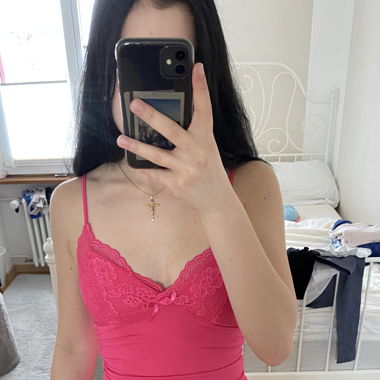 pink top 