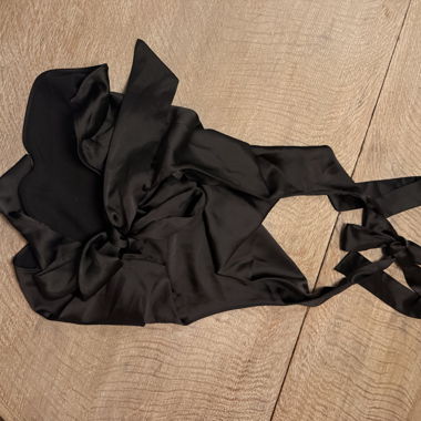Top in raso nero Zara