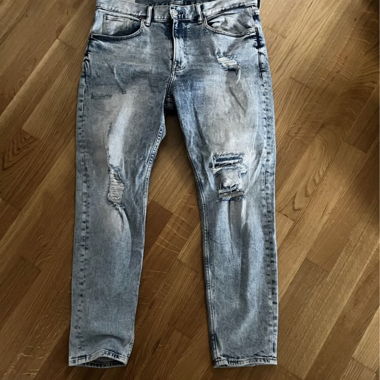Jeans con effetto vissuto a lavaggio chiaro gr. 34