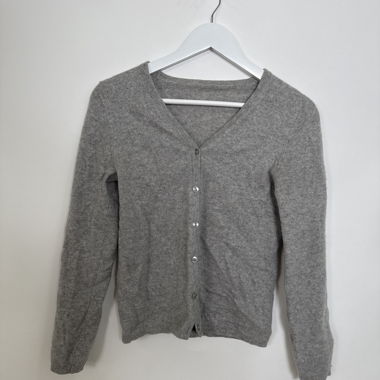 Grauer Cashmere-Cardigan