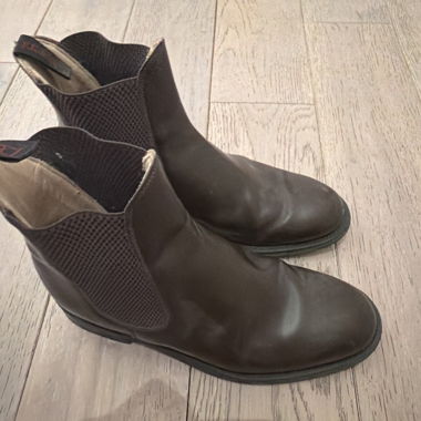 Chelsea-Stiefel aus braunem Leder