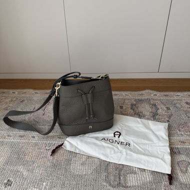 AIGNER Bucket Bag grey