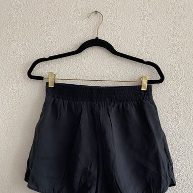 H&M kurze Sommer Short sportlich schwarz Gr. S