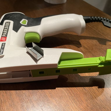 Elektrischer Tacker