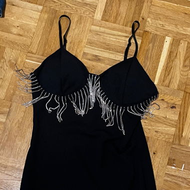 Schwarzes kleid