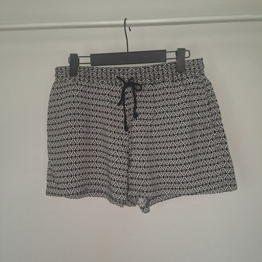 Short stampati nero e bianco