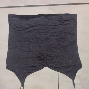 Dunkelgraues Crop Top