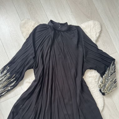 Kleid mit Pailletten 