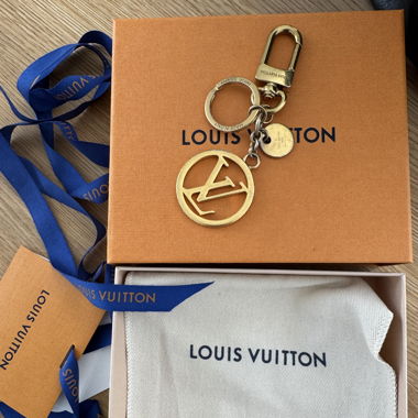 LOUIS VUITTON Schlüsselanhänger 